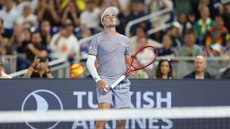 João Fonseca durante torneio de exibição contra Alcaraz no fim de 2025