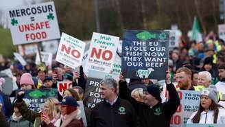 Manifestantes defendem agricultura irlandesa e criticam aprovação de acordo comercial da UE com o Mercosul. (10/01/2026)