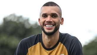 São Paulo anuncia a contratação do zagueiro Matheus Dória