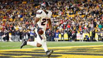 Texans vencem os Steelers por 30 a 6 nos playoffs da NFL