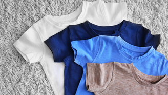 Com os cuidados necessários, a técnica ajuda a eliminar pelos e fiapos das roupas sem danificá