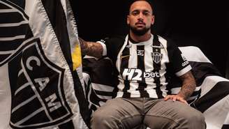 Maycon é oficializado pelo Atlético