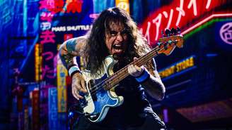 Steve Harris ao vivo com o Iron Maiden em São Paulo, 2024