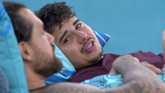 'BBB 26': Pedro tem madruga de surto, diz que está sendo perseguido e revela que traiu a esposa / Reprodução: Globo