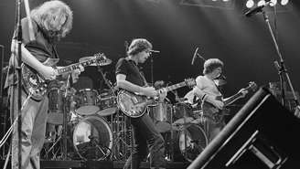 The Grateful Dead em 1981. Da direita para a esquerda: Jerry Garcia, Bob Weir e Phil Lesh