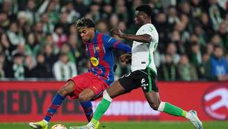 Lance do jogo entre Barcelona e Racing