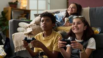 Pesquisas revelam como o videogame impacta o cérebro, com efeitos que vão do treino cognitivo ao risco de sobrecarga quando há excesso