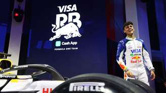 Arvid Lindblad estará em Interlagos em 2026