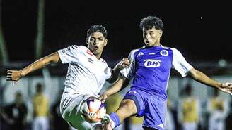 Lance do jogo entre Santos e Cruzeiro