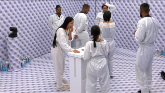 Participante desiste de entrar no quarto branco