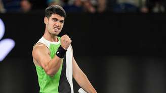 Carlos Alcaraz estreia com vitória no Australian Open