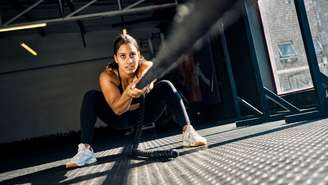 Hyrox é a nova tendência fitness que mistura corrida e treino funcional, com foco em resistência e inclusão; saiba mais sobre a modalidade