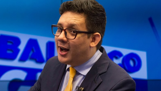 O apresentador Erlan Bastos, que atualmente estava à frente do 'Bora Amapá', faleceu no último sábado (17) após complicações da doença