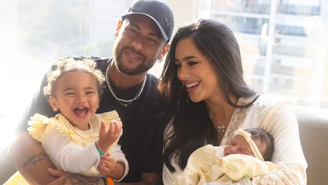 Neymar e Bruna Biancardi com as filhas, Mavie e Mel
