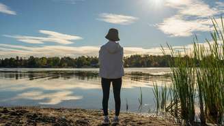 Entenda por que seguir em frente não é apagar o passado, mas elaborá