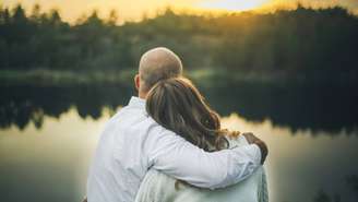 A ausência de cabelo deixa o couro cabeludo totalmente vulnerável aos raios UVA e UVB – depositphotos.com / Vyshnova