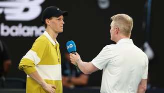 Jannik Sinner estreou com vitória no Australian Open nesta terça