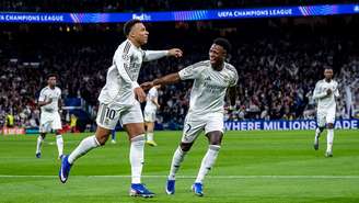 Mbappé e Vini Jr comemorando gol do Real Madrid
