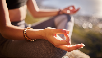 Técnicas simples de meditação ajudam a reduzir ansiedade e acalmar o corpo no dia a dia