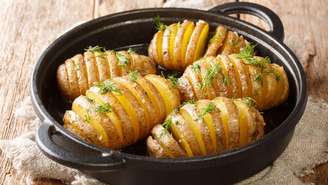 Foto de batata hasselback
