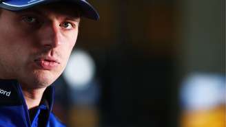 Max Verstappen luta para correr fora da Fórmula 1