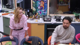 'BBB 26': Após voltar do Paredão, Ana Paula provoca Brigido: 'Vai ter que subir muita montanha' / Reprodução: Globo