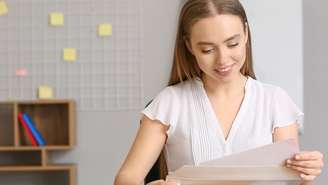 Cartas do dia trazem a energia de notícias de pessoas que amamos; saiba como lidar com elas, segundo especialista Fernanda Arjona