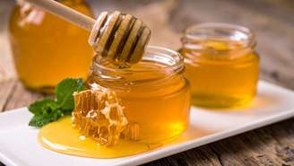 Simpatias para o amor podem ajudar a organizar sentimentos, romper padrões afetivos e atrair um novo relacionamento; confira