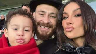 Fred Bruno e Bianca Andrade com o filho, Cris