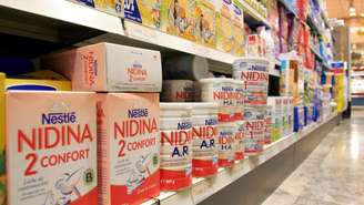 Desde o começo do mês, Nestlé procede a um recall voluntário de fórmulas infantis em vários países europeus. Imagem ilustrativa