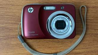 Milena usa câmera digital da HP para fazer suas fotos