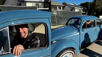 Casa onde Wagner Moura mora em Los Angeles tem fusca na garagem