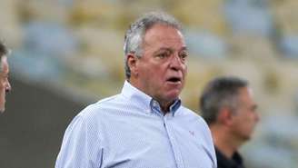 Abel Braga durante jogo no Maracanã