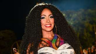 Rosiane Pinheiro é musa da Vai