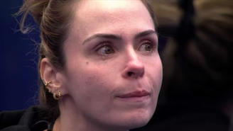 Ana Paula Renault chora após discussão com Matheus