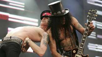 Scott Weiland e Slash durante show do Velvet Revolver no Live 8 London, de 2005