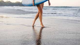 Surf, mergulho, trilhas e passeios de barco ficam ainda melhores quando são feitos em um turismo sustentável – depositphotos.com / OlgaSinenkoBO