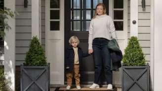 Duke McCloud como Milo Irvine e Sarah Snook como Marissa Irvine em "All Her Fault"