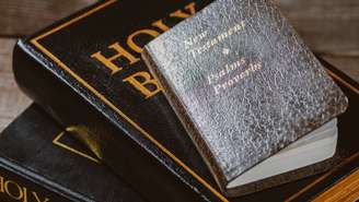 bíblia – depositphotos.com / VadimVasenin