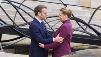 O presidente francês Emmanuel Macron e a primeira-ministra dinamarquesa Mette Frederiksen. Em Paris, 28/01/2026.