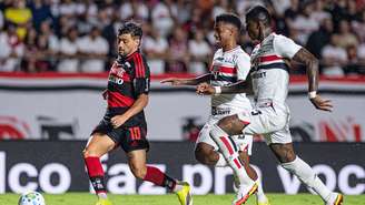 O Flamengo estreou com derrota no Campeonato Brasileiro diante do São Paulo
