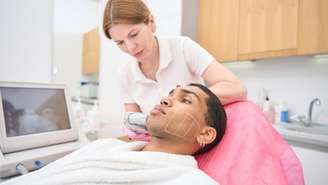 Cirurgia estética atrai cada vez mais homens, sobretudo na América Latina e no Oriente Médio (imagem ilustrativa).