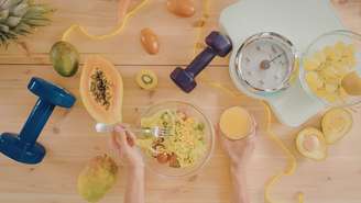 Diferente das intervenções de curto prazo ou dietas restritivas, a preparação adequada do corpo para o esforço físico do Carnaval deve ser antecipada