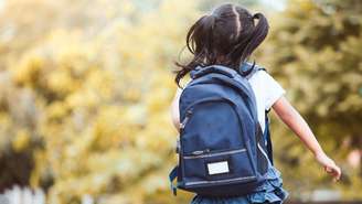 Saiba como evitar problemas de postura devido uso errado da mochila