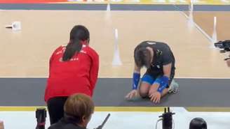 Yuji Nishida se desculpa com a árbitra após acidente durante aquecimento; gesto viralizou nas redes sociais