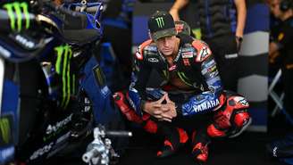 Fabio Quartararo sofreu queda logo no início dos testes de pré-temporada em Sepang e foi diagnosticado com fratura em um dos dedos da mão.