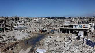 Edifícios destruídos no distrito de Sheikh Radwan, em Gaza, em 4 de fevereiro de 2026.