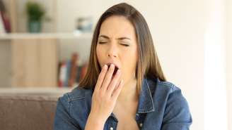 Bocejar não é apenas sinal de sono: estudos mostram que o bocejo contagioso está relacionado à empatia; entenda