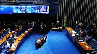 De acordo com dados divulgados pela Receita Federal e por notas técnicas do Ministério da Fazenda, além de análises do Senado Federal e de veículos especializados em economia, como Valor Econômico e Folha de S.Paulo, a reforma não se resume a troca de siglas – depositphotos.com / thenews2.com