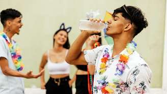 Veja como manter a hidratação no Carnaval